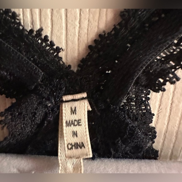 Black Lace Trim Tank Top - Picture 4 of 7